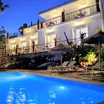 White Village Boutique, 3*