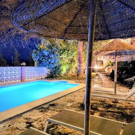 White Village Boutique, 3*