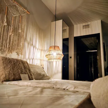Hotel White Village Boutique,