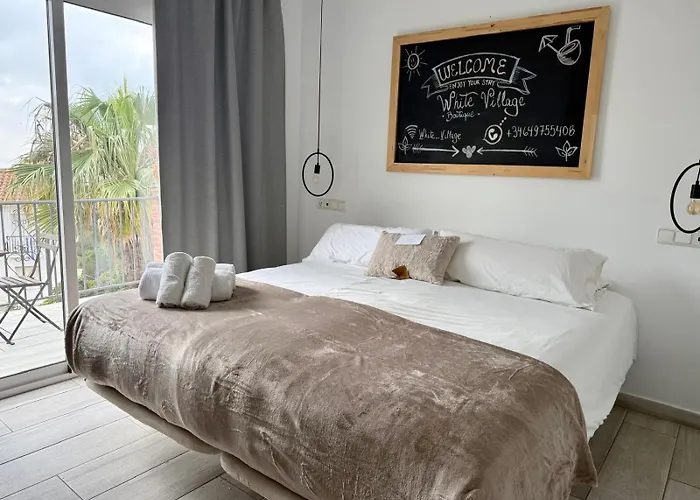 White Village Boutique, 3*