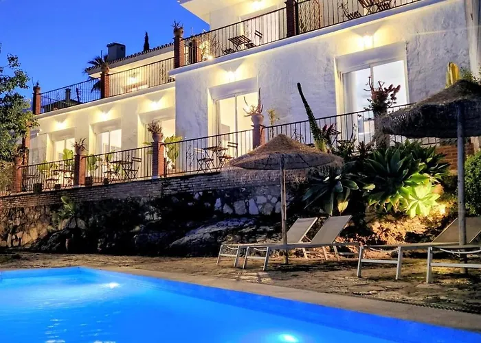 White Village Boutique, 3*